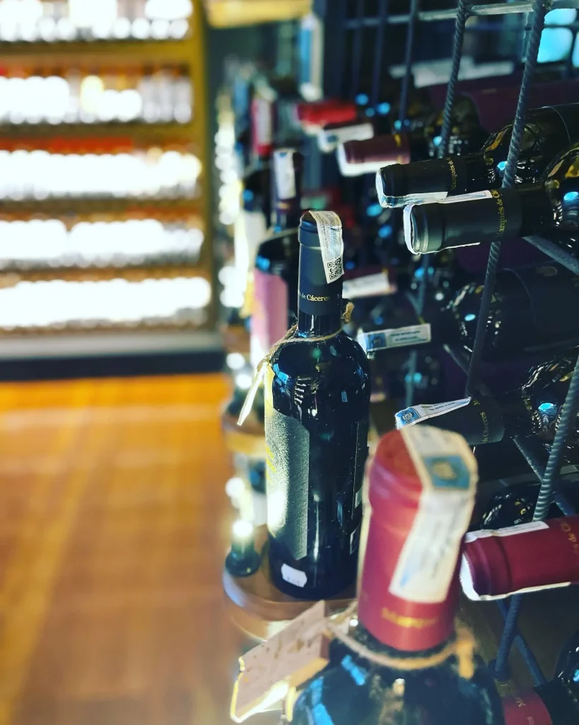 TINTO meats & wines - Wine Cellar