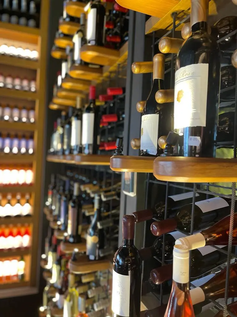 TINTO meats & wines - Wine Cellar