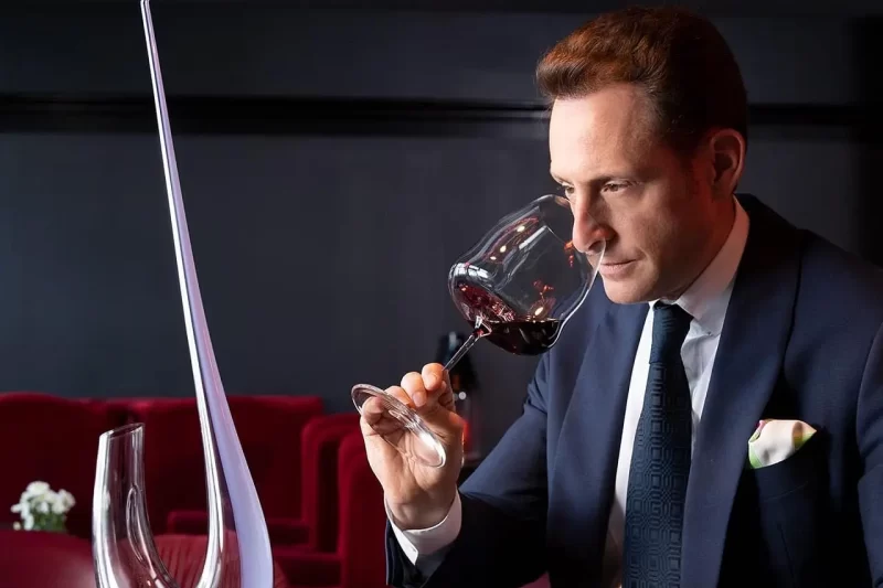 TINTO carnes & vinos - Distribuidores para BOLIVIA de RIEDEL